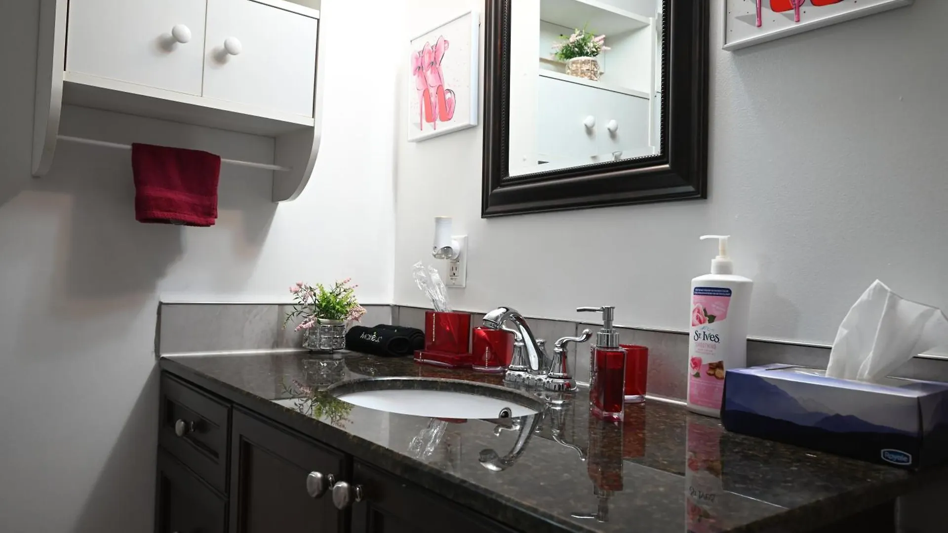 33 Executive Home, Ac, Airport Calgary 0*,  Canada