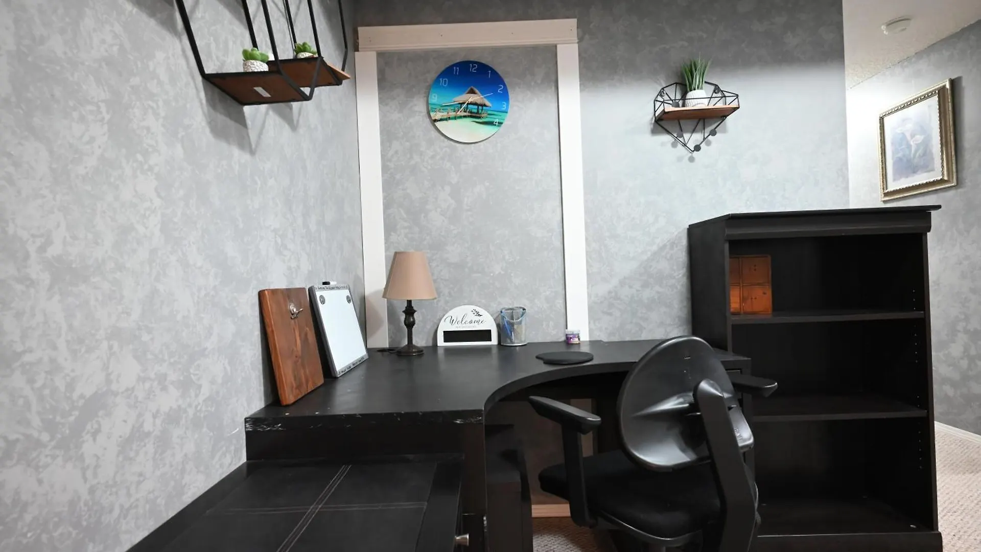 33 Executive Home, Ac, Airport Calgary 0*,  Canada